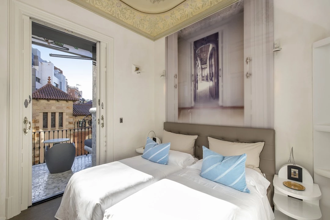 1679316520-Luxury property Barcelona passeig de gracia apartment Germano Room.webp